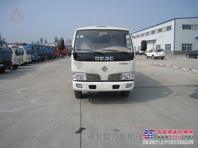 慶鈴五十鈴5米掃路車 高效環(huán)衛(wèi)作業(yè)的可靠伙伴